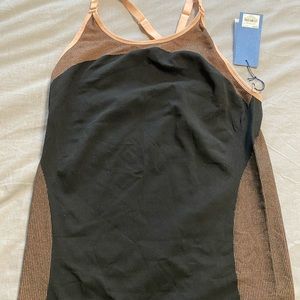 Simply Vera Vera Wang yoga top